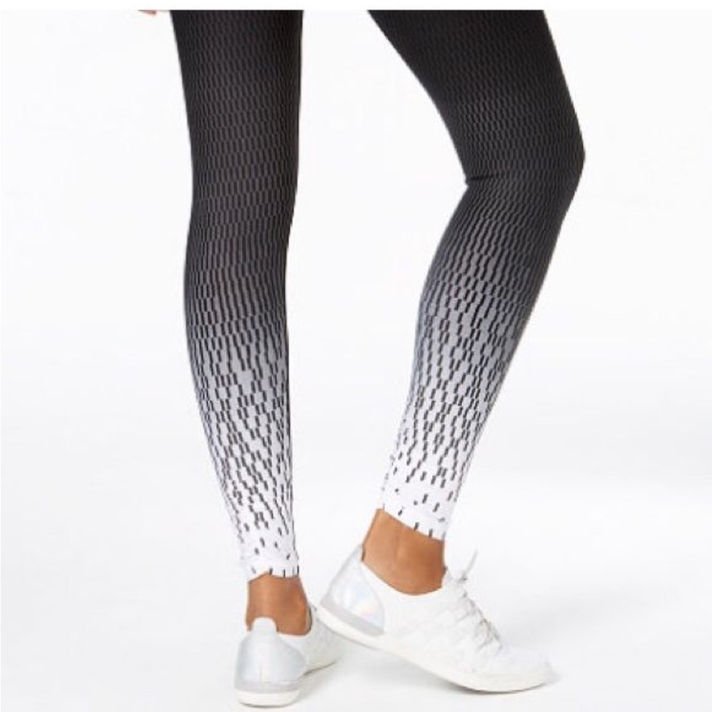 🔵 3/ $15 - Calvin Klein Performance Dry Ombré Leggings Size XS